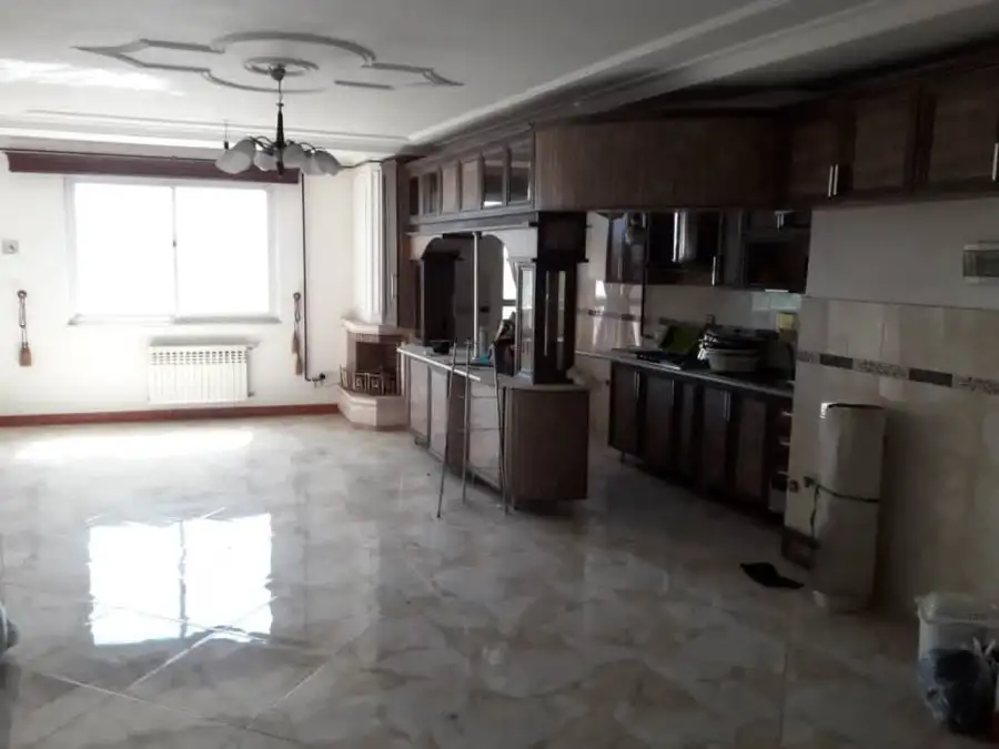 فروش آپارتمان مسکونی تجاری با 5دهنه مغازه